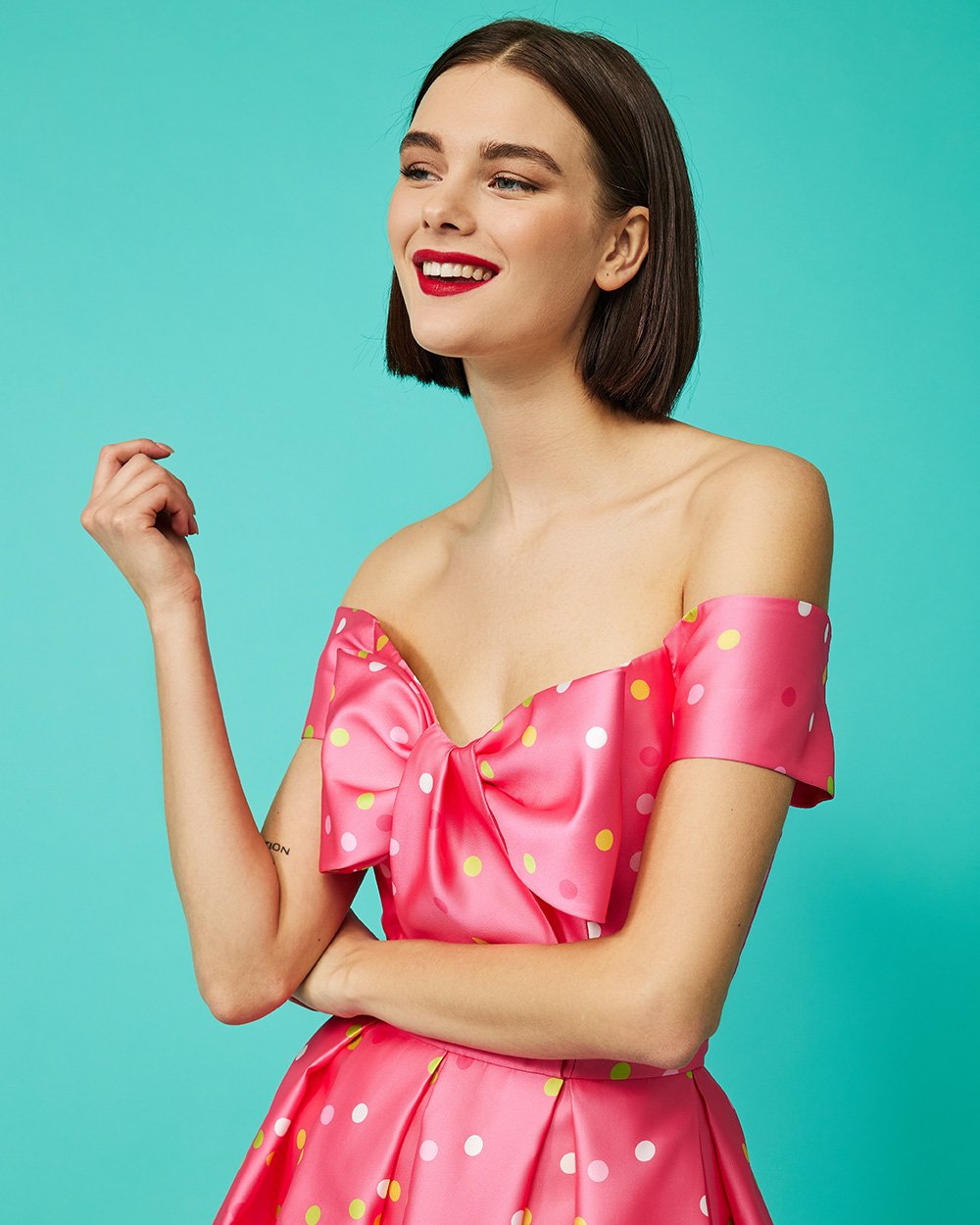 Φόρεμα πολύχρωμα πουά με μεγάλο φιόγκο στο στήθος