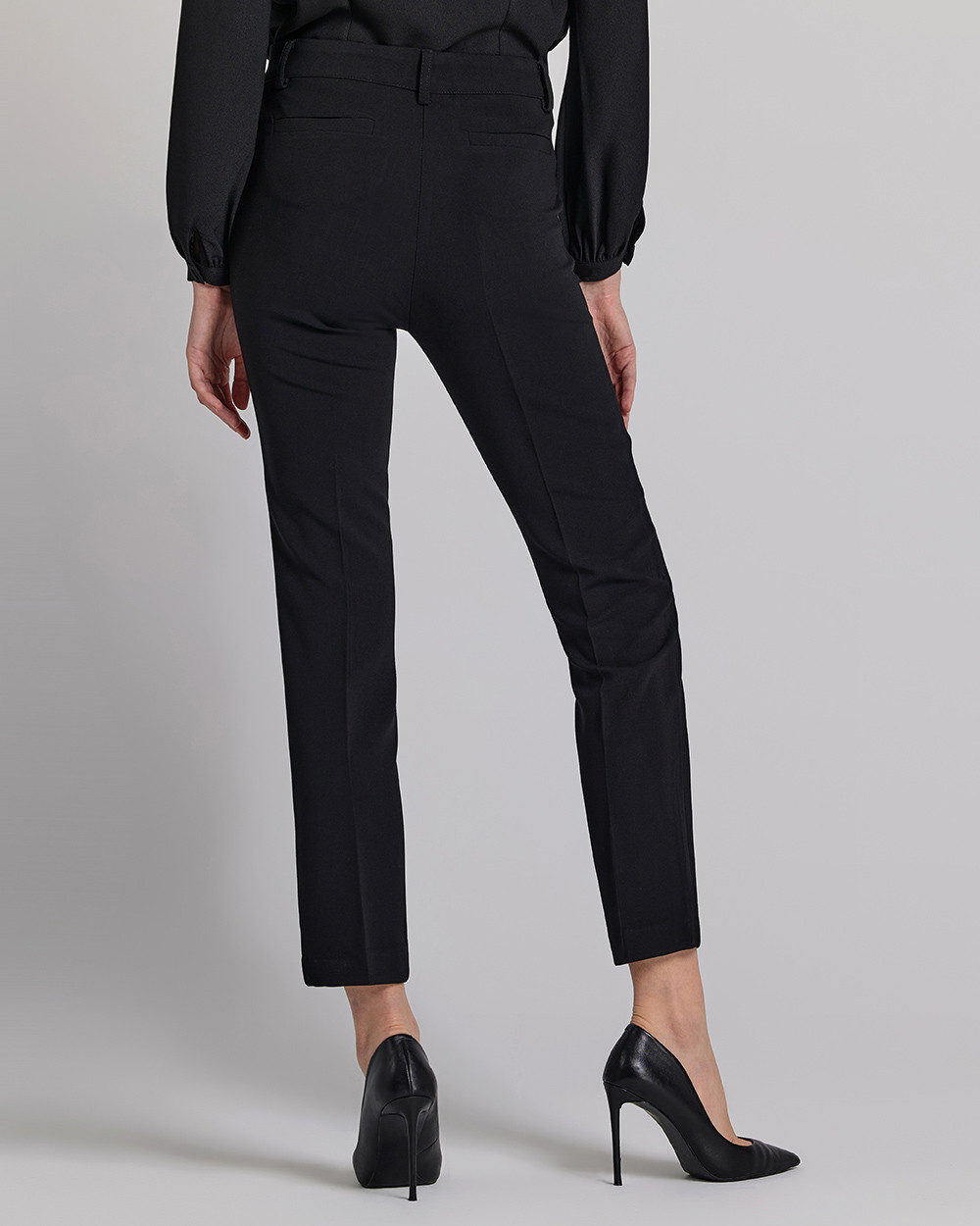 Παντελόνι κρεπ σε στενή γραμμή