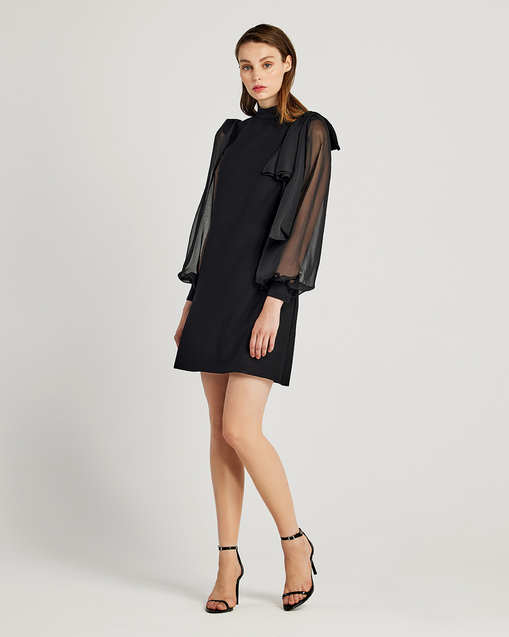 Φόρεμα με διαφάνεια στα μανίκια