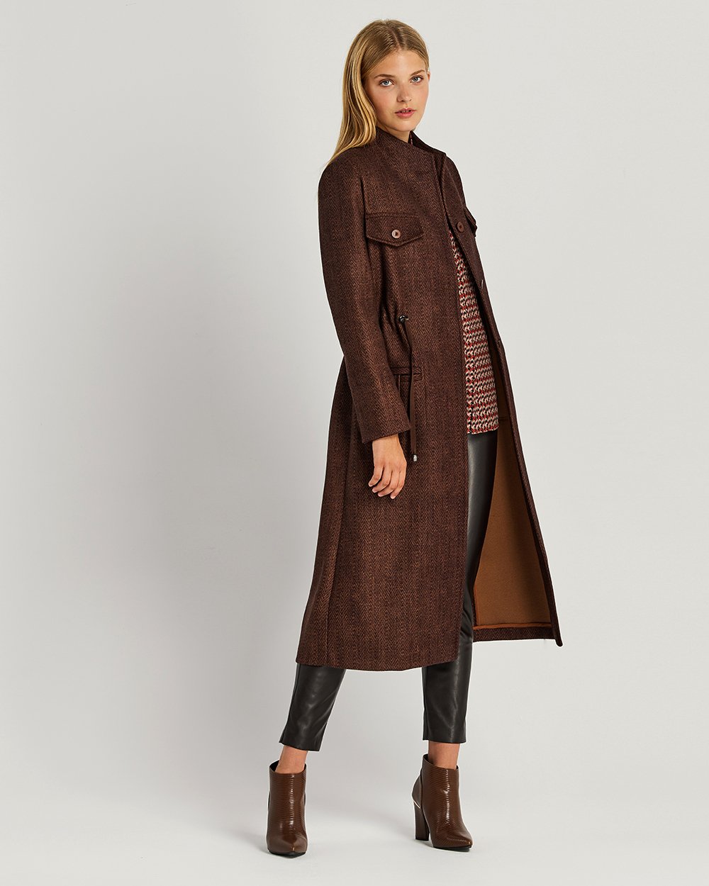 Παλτό με όρθιο γιακά και τσέπες μακρύ