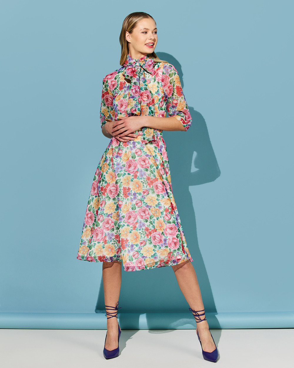 Φόρεμα floral με δέσιμο στο λαιμό