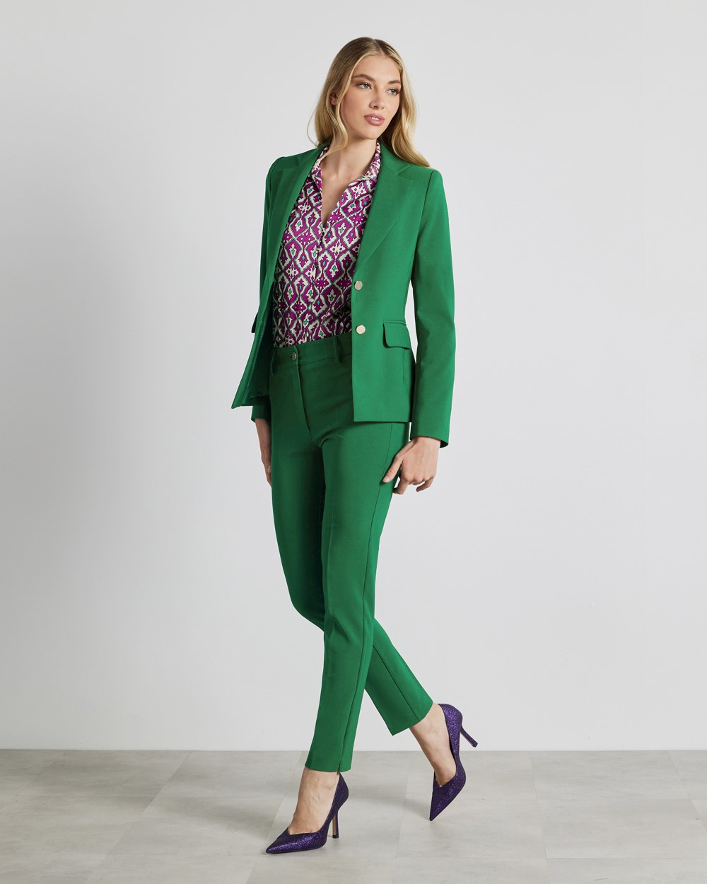 Παντελόνι σε στενή γραμμή