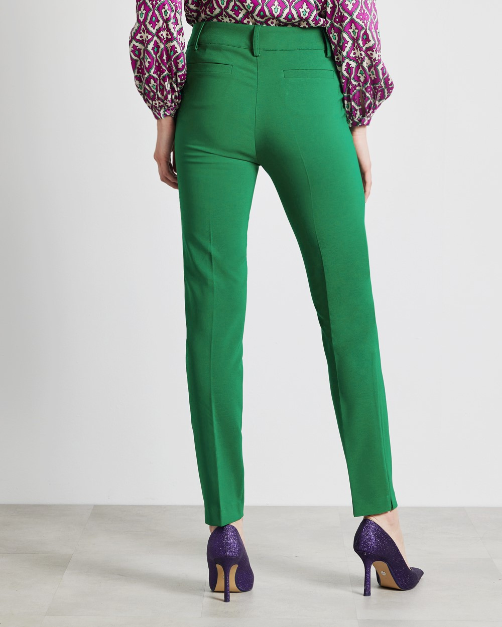 Παντελόνι σε στενή γραμμή