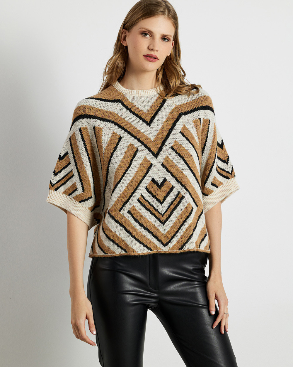 Πλεκτή μπλούζα κοντή