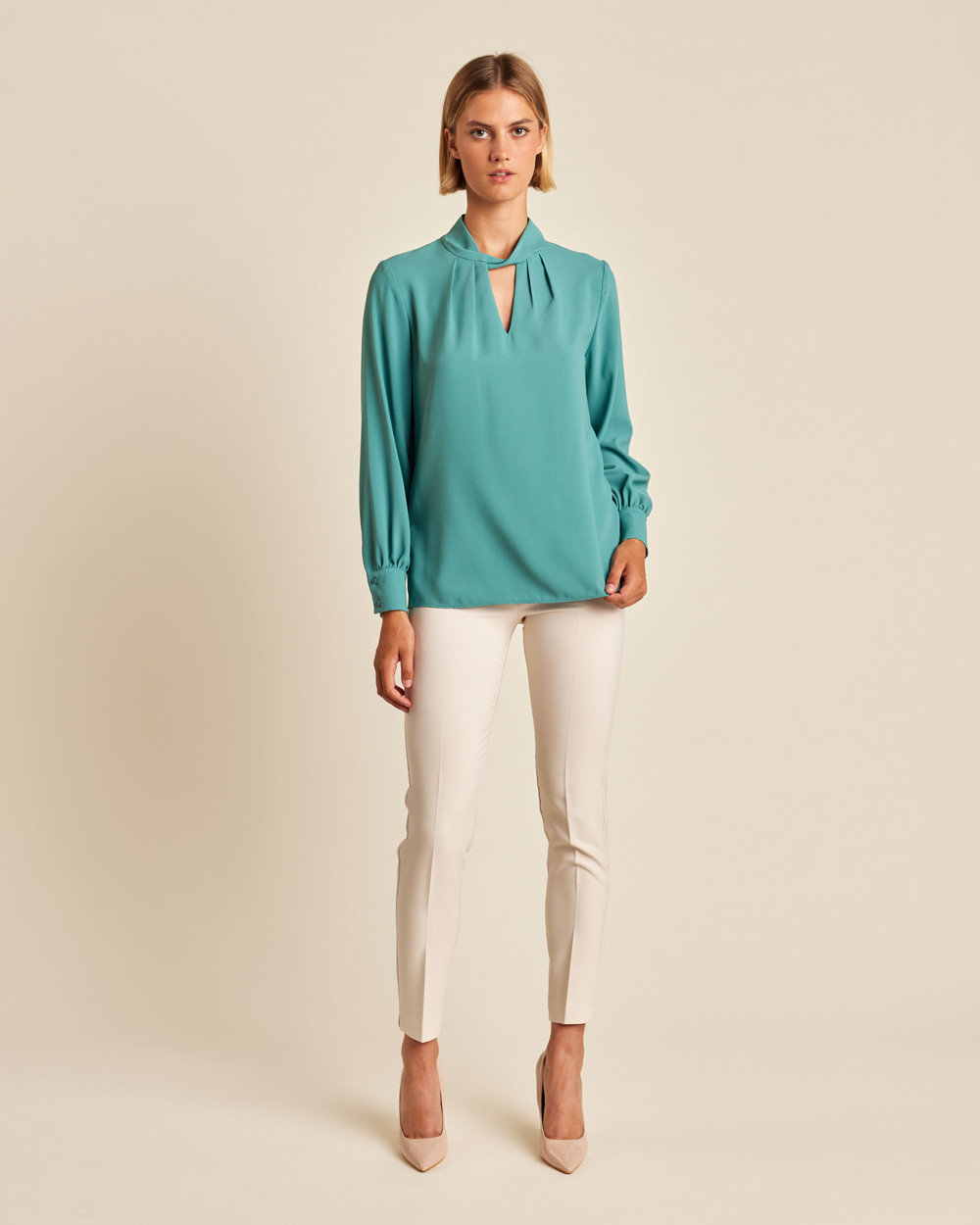 Μπλούζα με choker και πιέτες