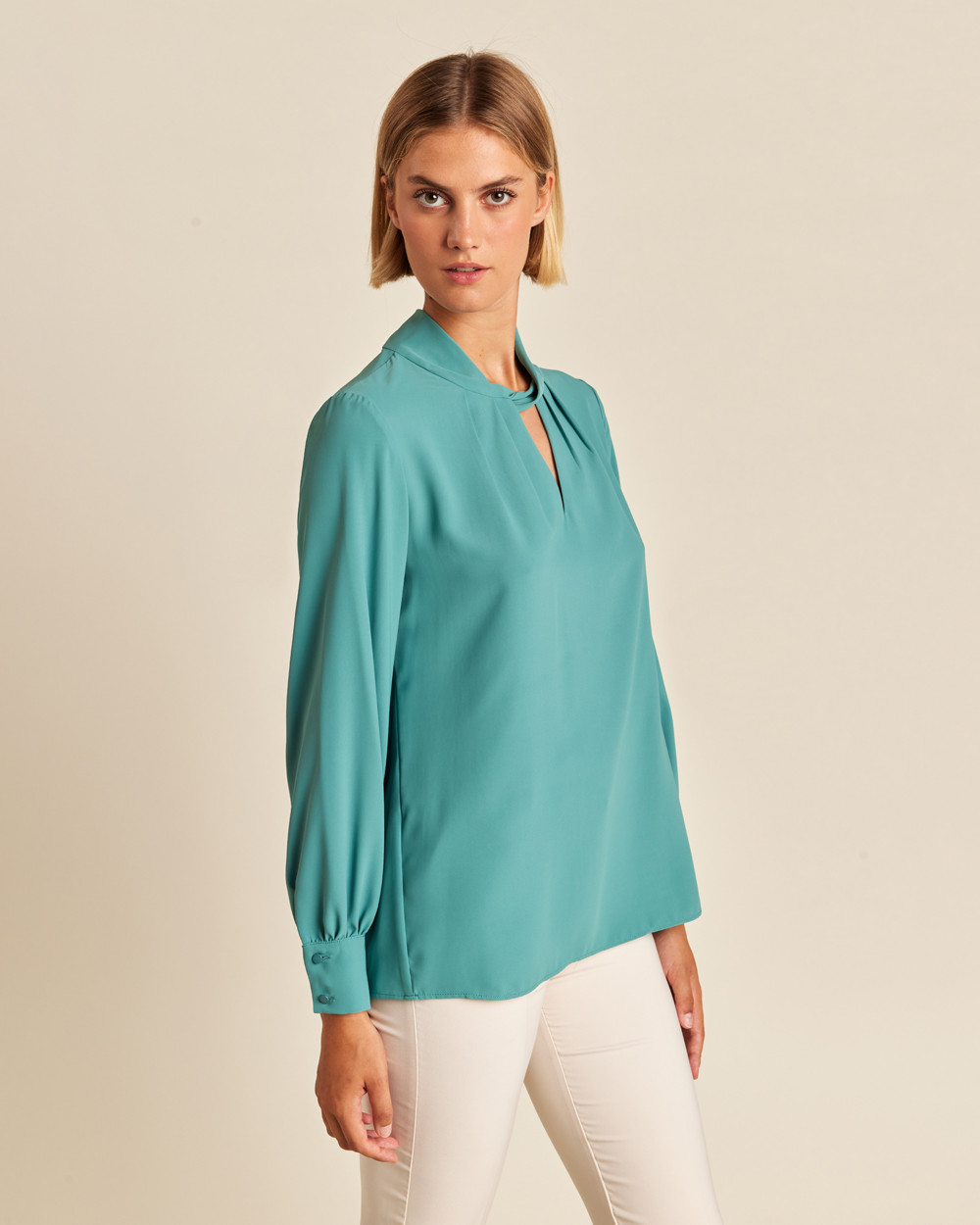 Μπλούζα με choker και πιέτες