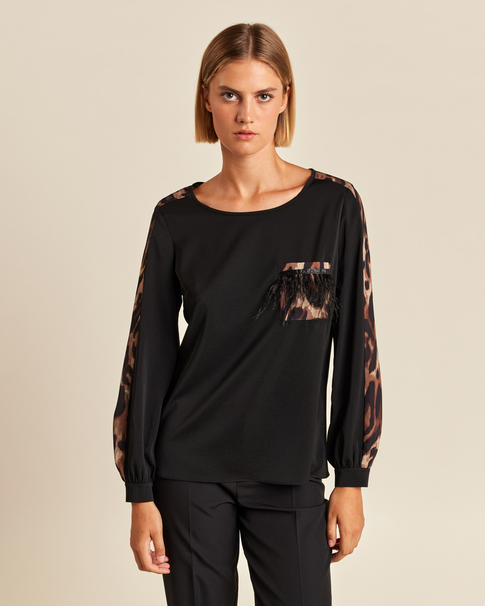 Μπλούζα με λεπτομέρειες animal print