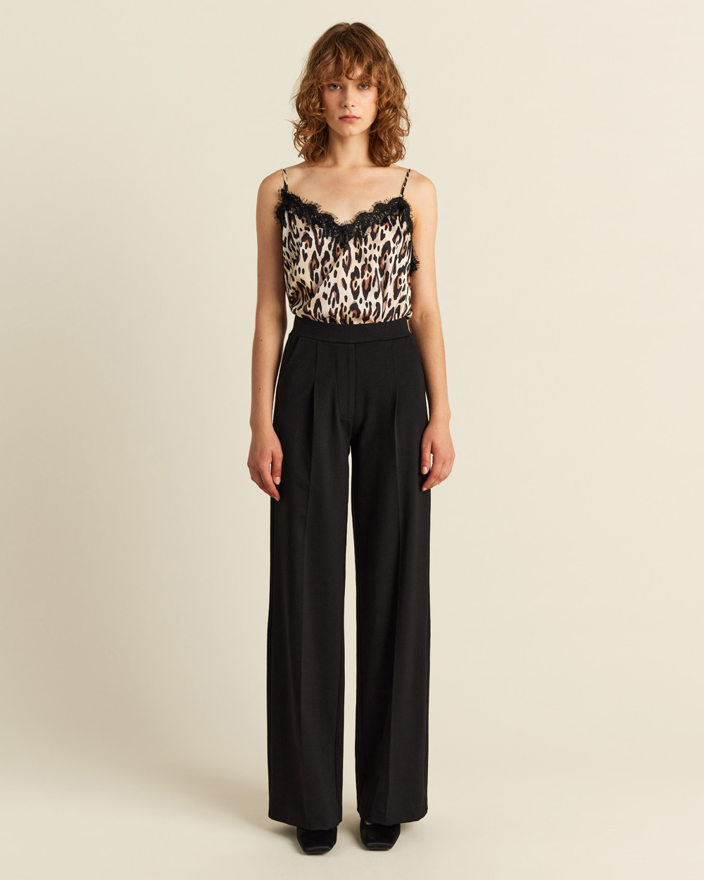 Παντελόνα με πιέτες