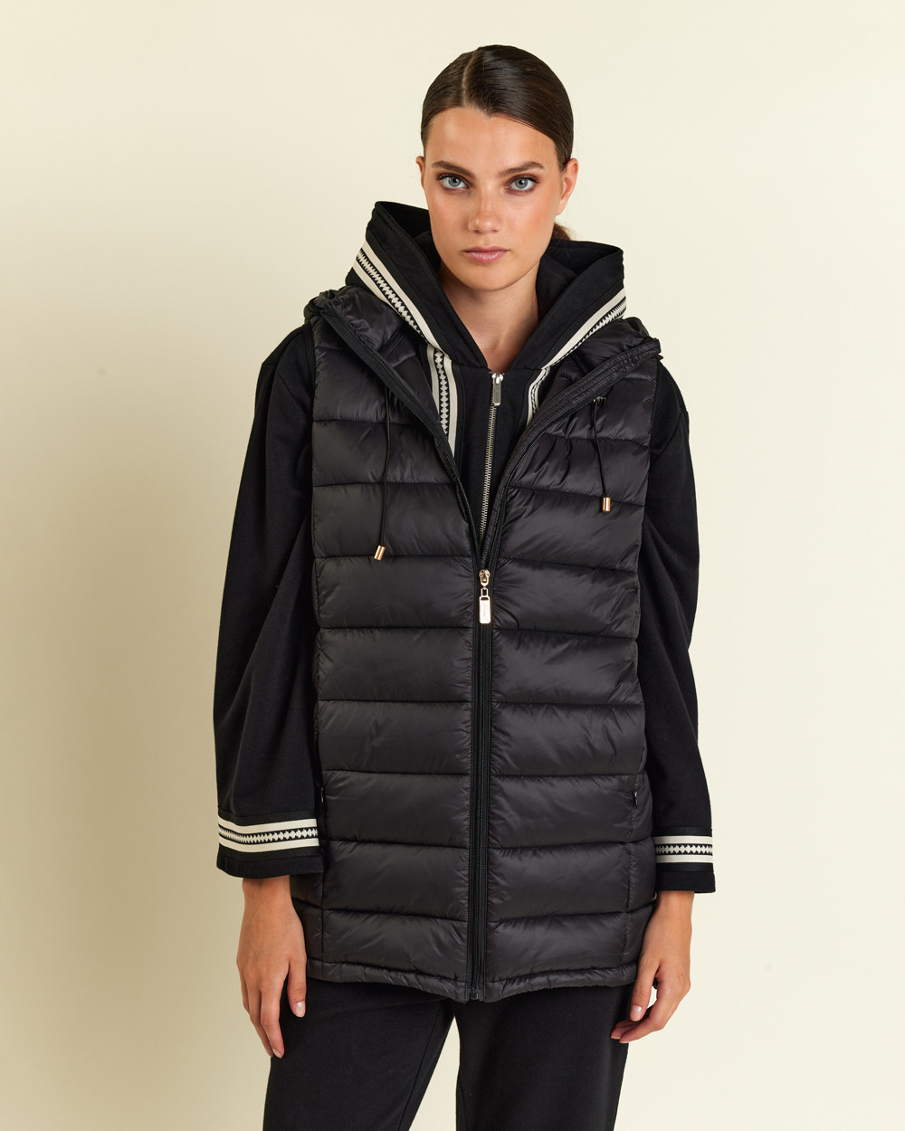 Γιλέκο μπουφάν με αποσπώμενη κουκούλα