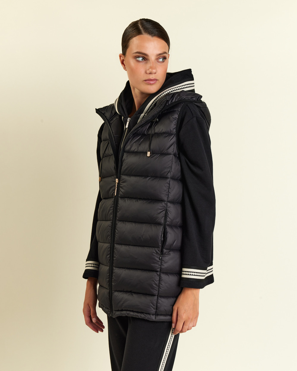 Γιλέκο μπουφάν με αποσπώμενη κουκούλα