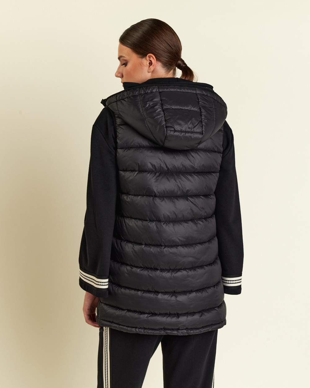 Γιλέκο μπουφάν με αποσπώμενη κουκούλα