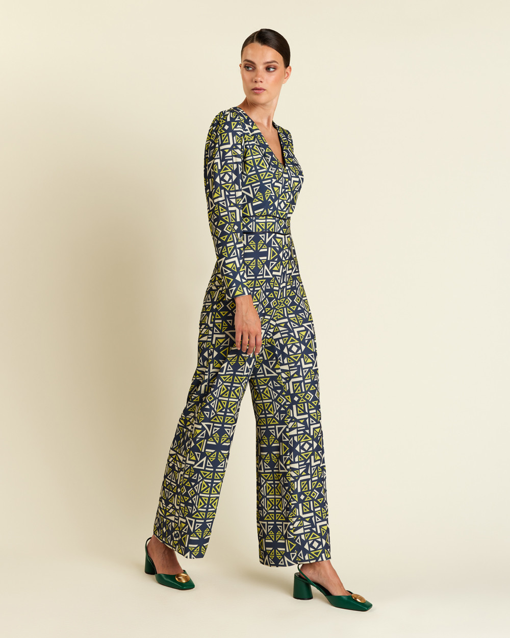 Ολόσωμη φόρμα με γεωμετρικά σχέδια