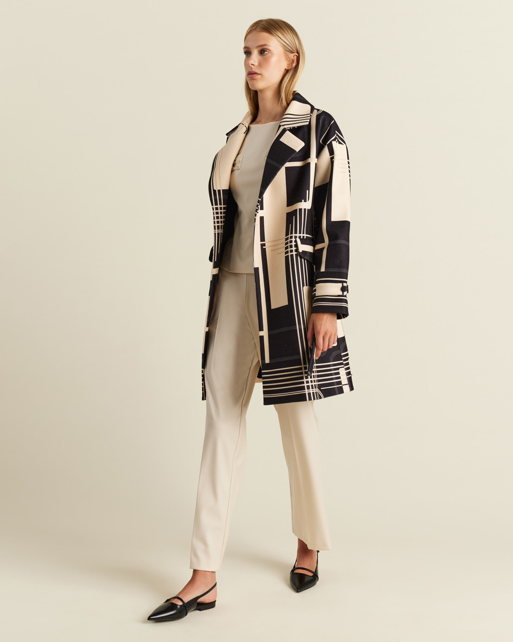 Παλτό με γεωμετρικά σχέδια