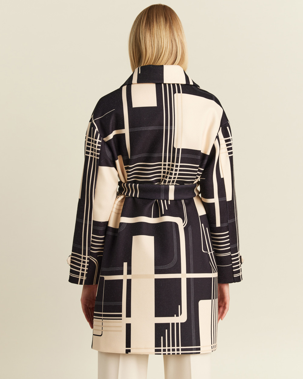 Παλτό με γεωμετρικά σχέδια