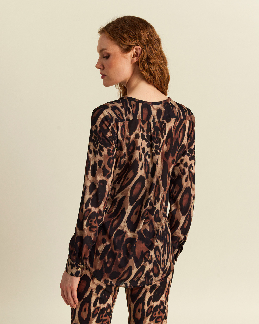 Πουκάμισο με "V" animal print
