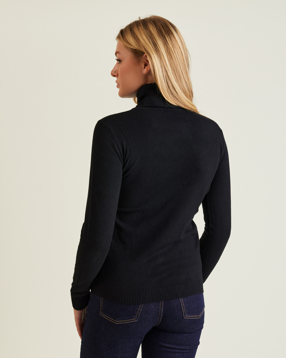Knitted blouse