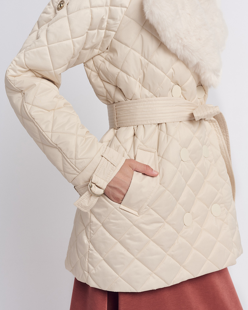 Μπουφάν καπιτονέ με γούνα