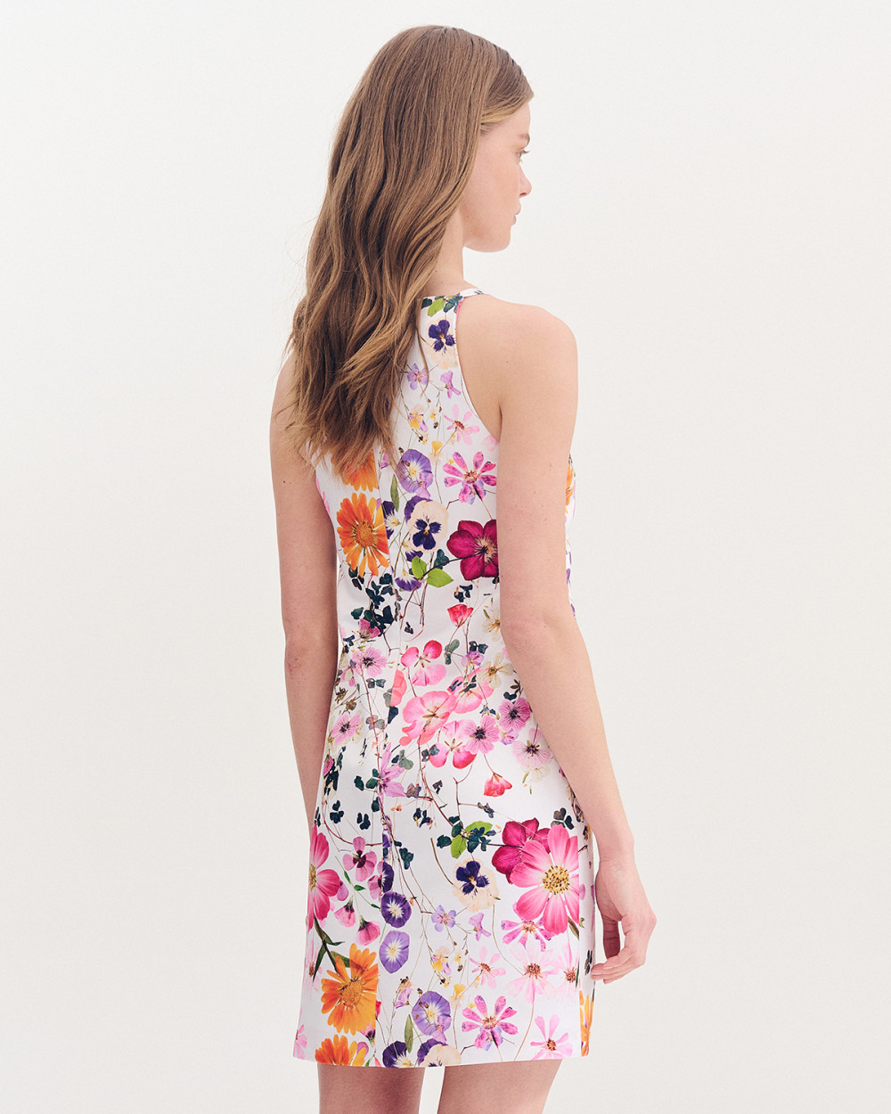 Φόρεμα floral με παρτούς ώμους