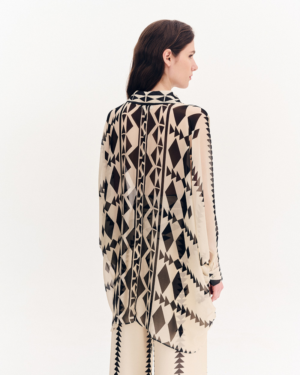 Πουκάμισο oversize με γεωμετρικά σχέδια
