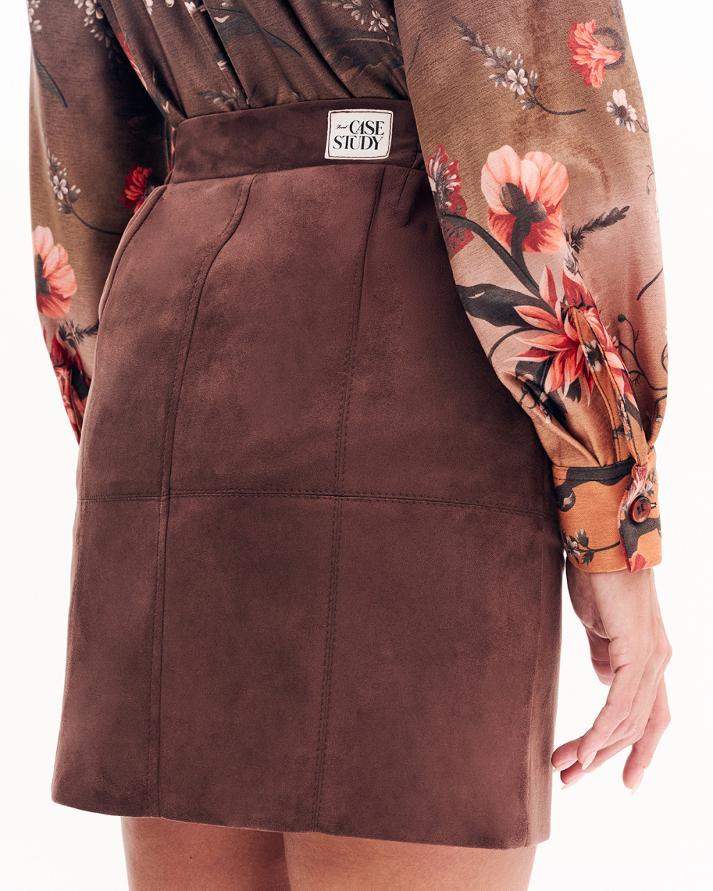Φούστα με όψη σουέντ Case Study