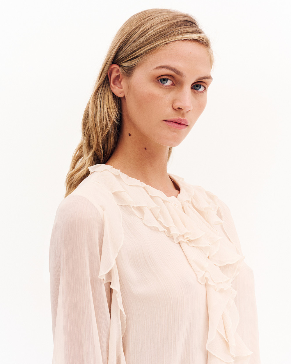 Μπλούζα με διαφάνεια και βολάν