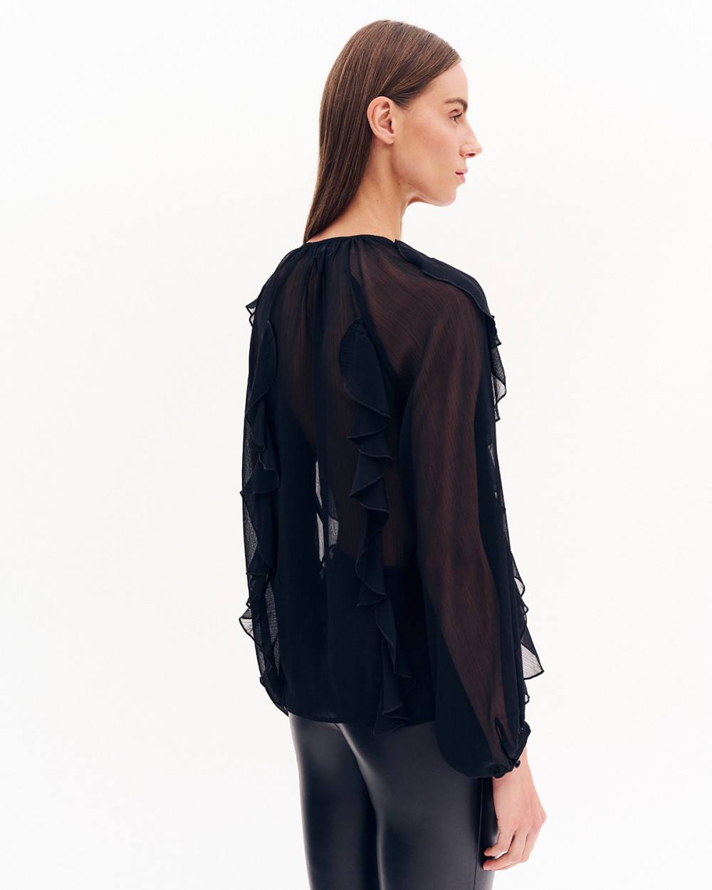 Μπλούζα V διαφάνεια με βολάν