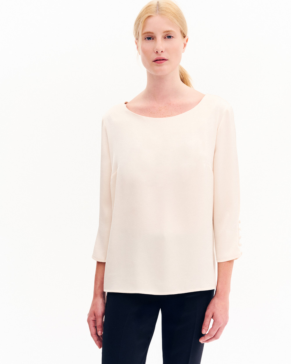 Μπλούζα satin με τρουακάρ μανίκι