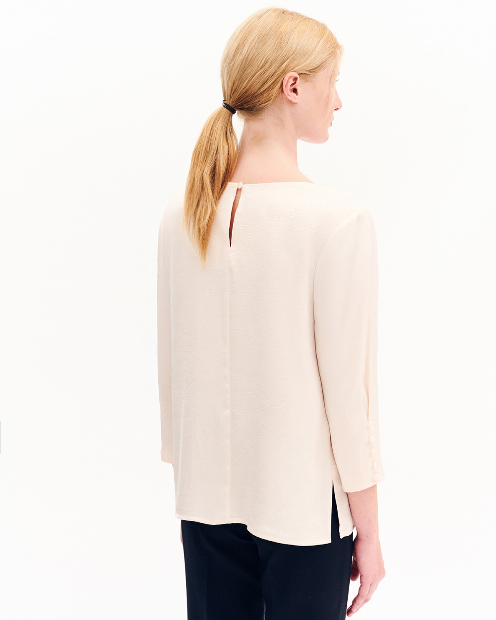 Μπλούζα satin με τρουακάρ μανίκι