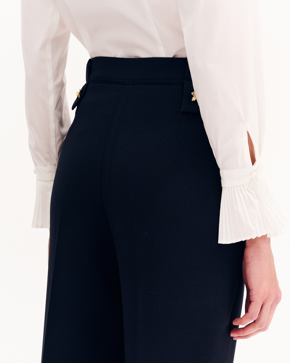 Παντελόνι ίσιο με διακοσμητικά κουμπιά