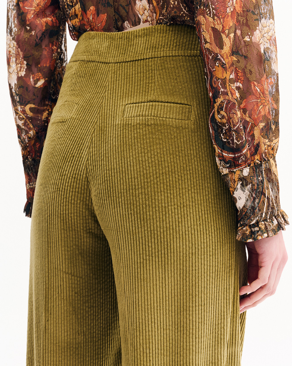 Παντελόνι ισόφαρδο κοτλέ Case Study