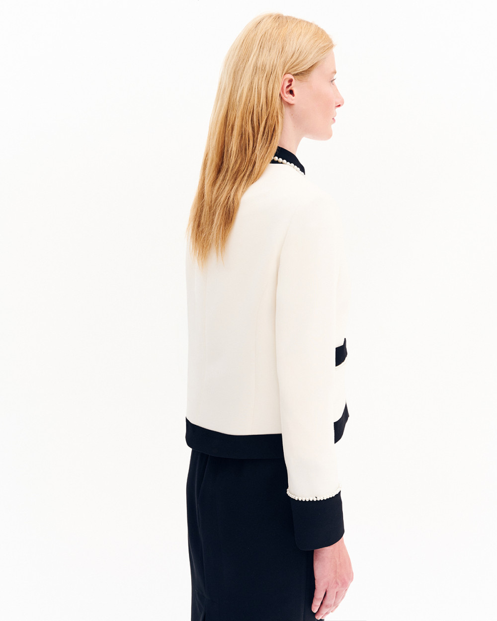 Σακάκι κοντό με πέρλες