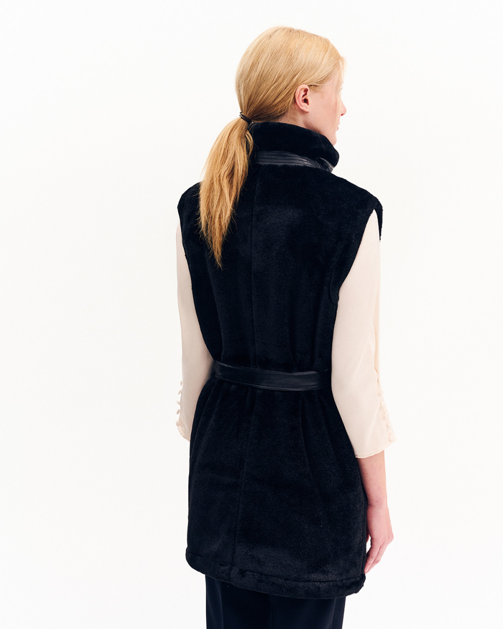 Γιλέκο αμάνικο γούνα