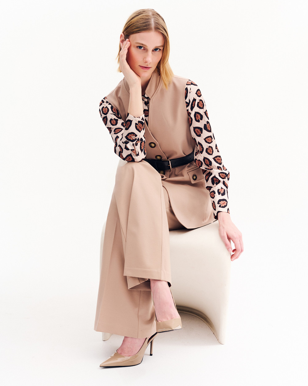 Γιλέκο μακρύ με ζώνη