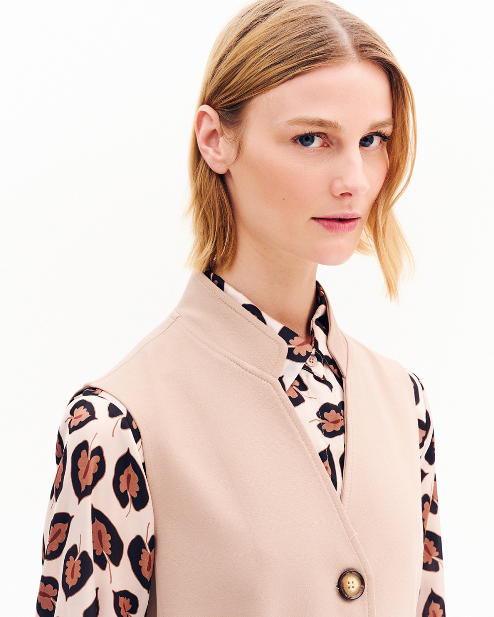 Γιλέκο μακρύ με ζώνη