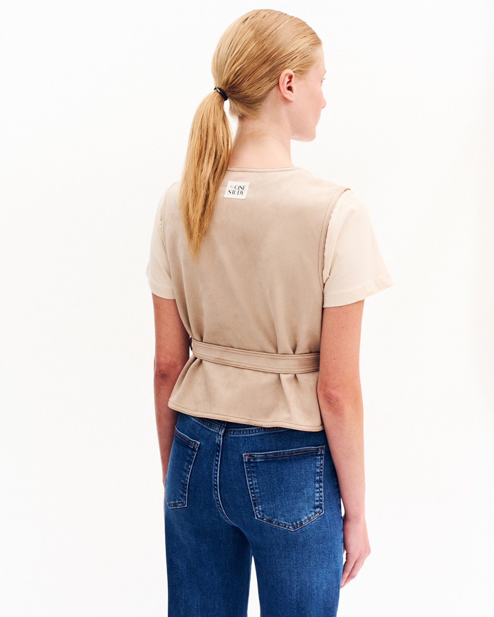 Γιλέκο κοντό σε σουέντ όψη Case Study