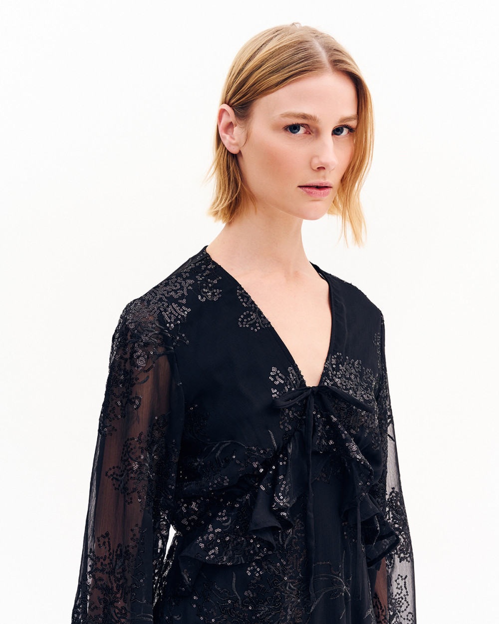 Φόρεμα αμπιγιέ με κέντημα παγιέτα