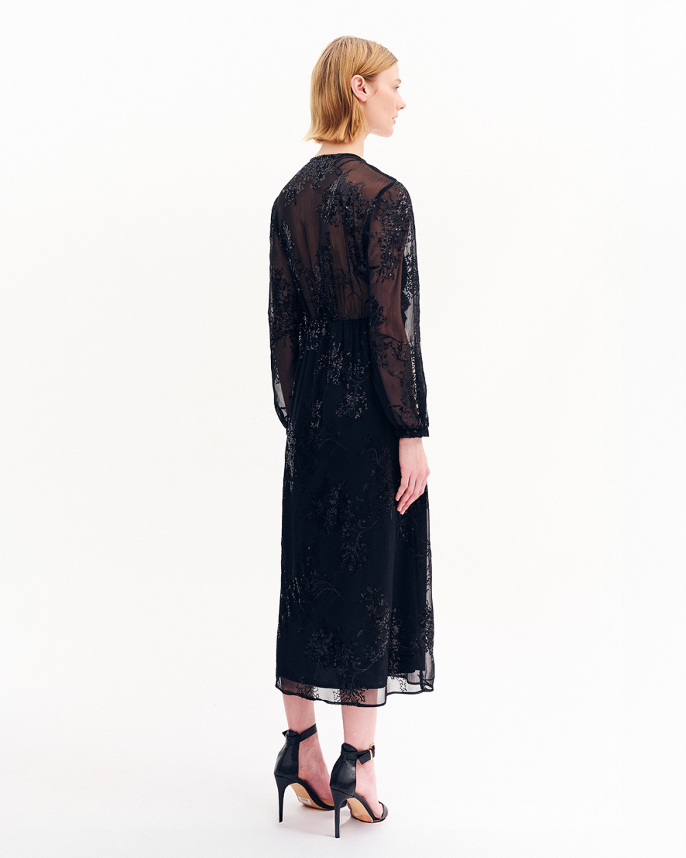 Φόρεμα αμπιγιέ με κέντημα παγιέτα