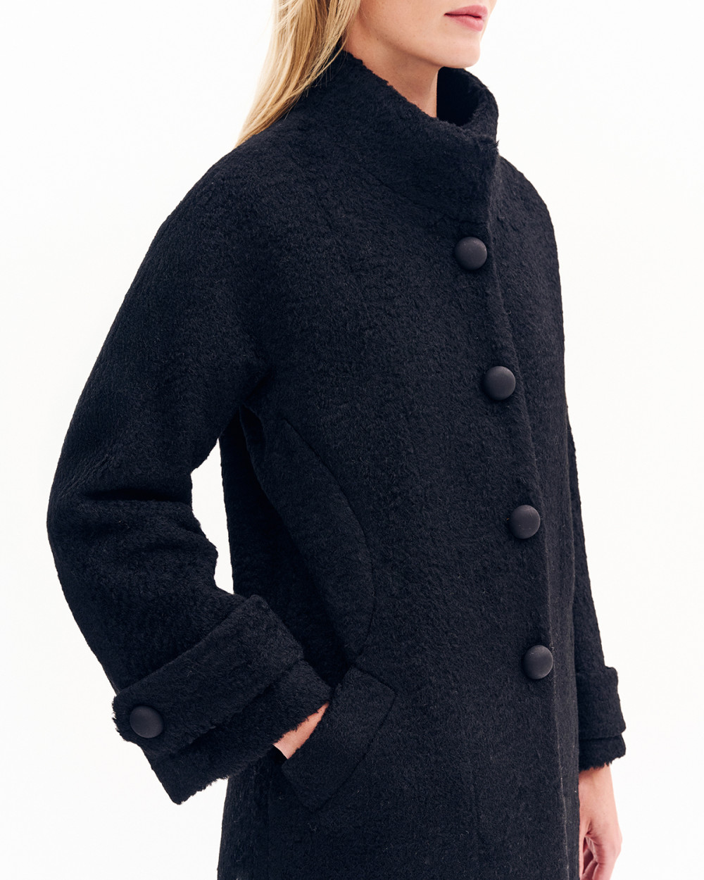 Παλτό μπουκλέ σε ίσια γραμμή