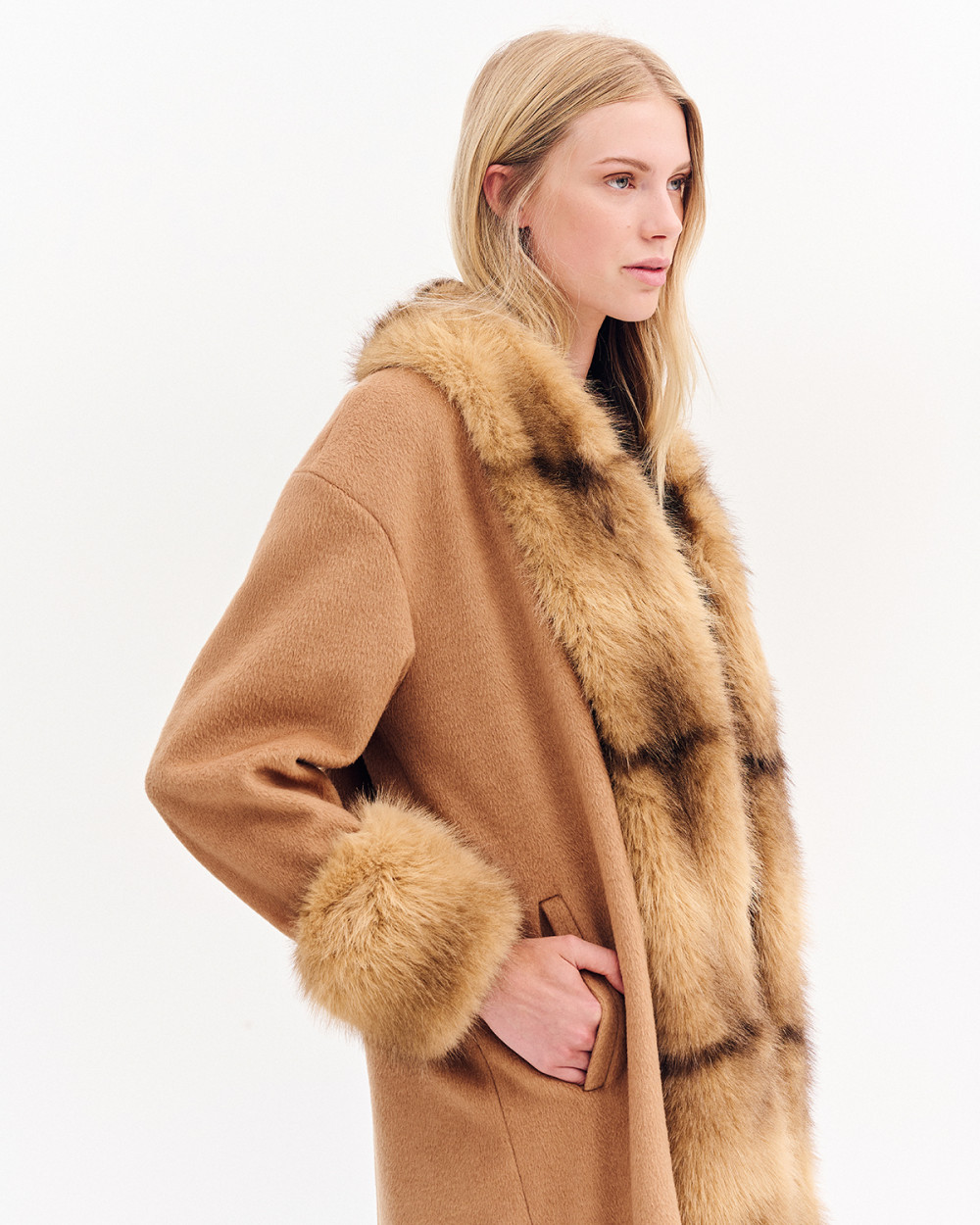 Παλτό μακρύ με γούνα