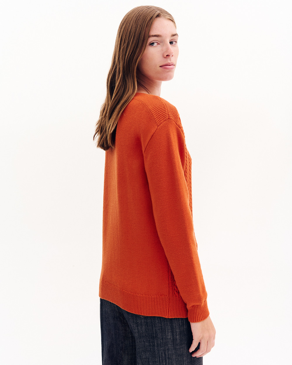 Πλεκτή μπλούζα με σχέδιο πλεξούδες