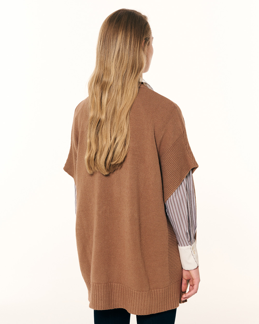 Πλεκτή ζακέτα αμάνικη oversized