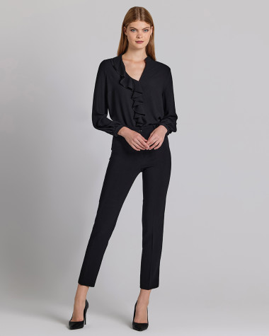 Παντελόνι κρεπ σε στενή γραμμή