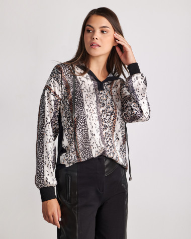 Μπλούζα με κουκούλα σε animal print