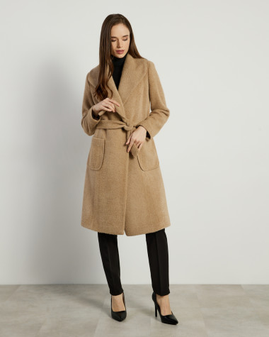 Παλτό με μεγάλο γιακά