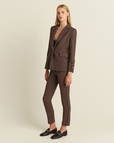 Παντελόνι εμπριμέ σε στενή γραμμή