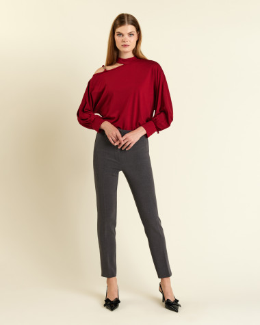 Παντελόνι κρεπ σε στενή γραμμή