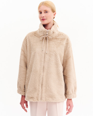 Μπουφάν με γούνα και ψηλό λαιμό