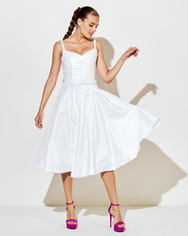 Φόρεμα με κρουαζέ μπούστο και λοξή φούστα
