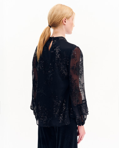 Μπλούζα αμπιγιέ με κέντημα παγιέτα